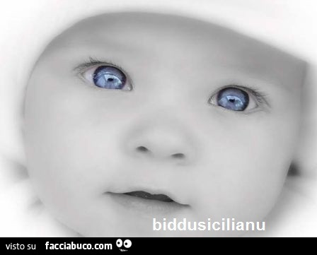Bambina occhi azzurri